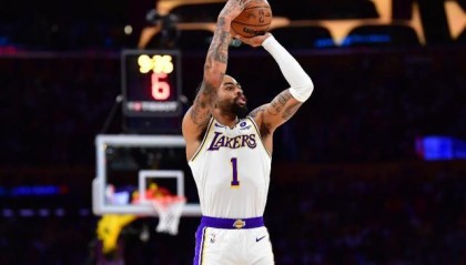 爱游戏在线-人如其名！灾难级的拉塞尔将再次被湖人扫地出门