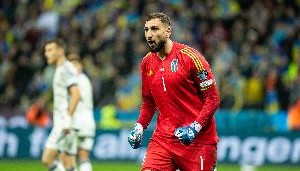 TA：曼城深知多纳鲁马脚下技术不如埃德森，但前者有顶级扑救能力