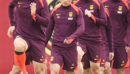 国足结束今年首期集训，U23国脚高光表现倒逼老大哥进步|中国队|热身赛|迪拜|亚洲杯|U23亚洲杯_新浪新闻